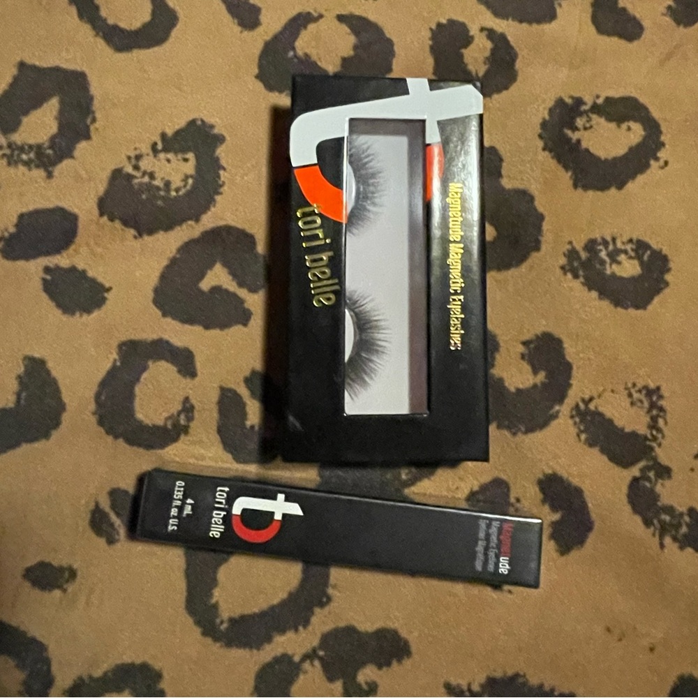 Tori Belle magnetic eyelashes//eyeliner